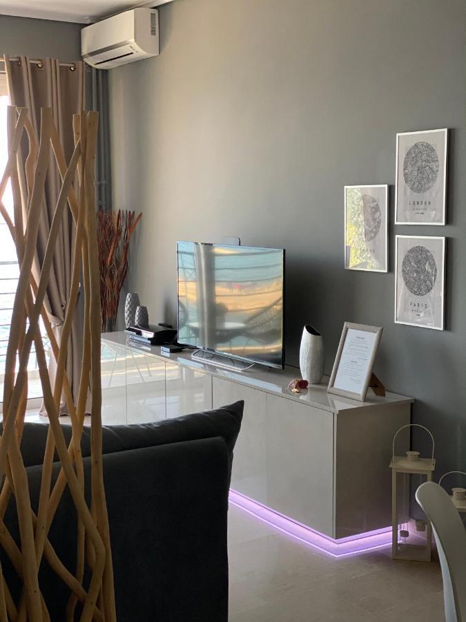 Seafront Kalamata Haven - Blue Luxury Suite Exterior photo