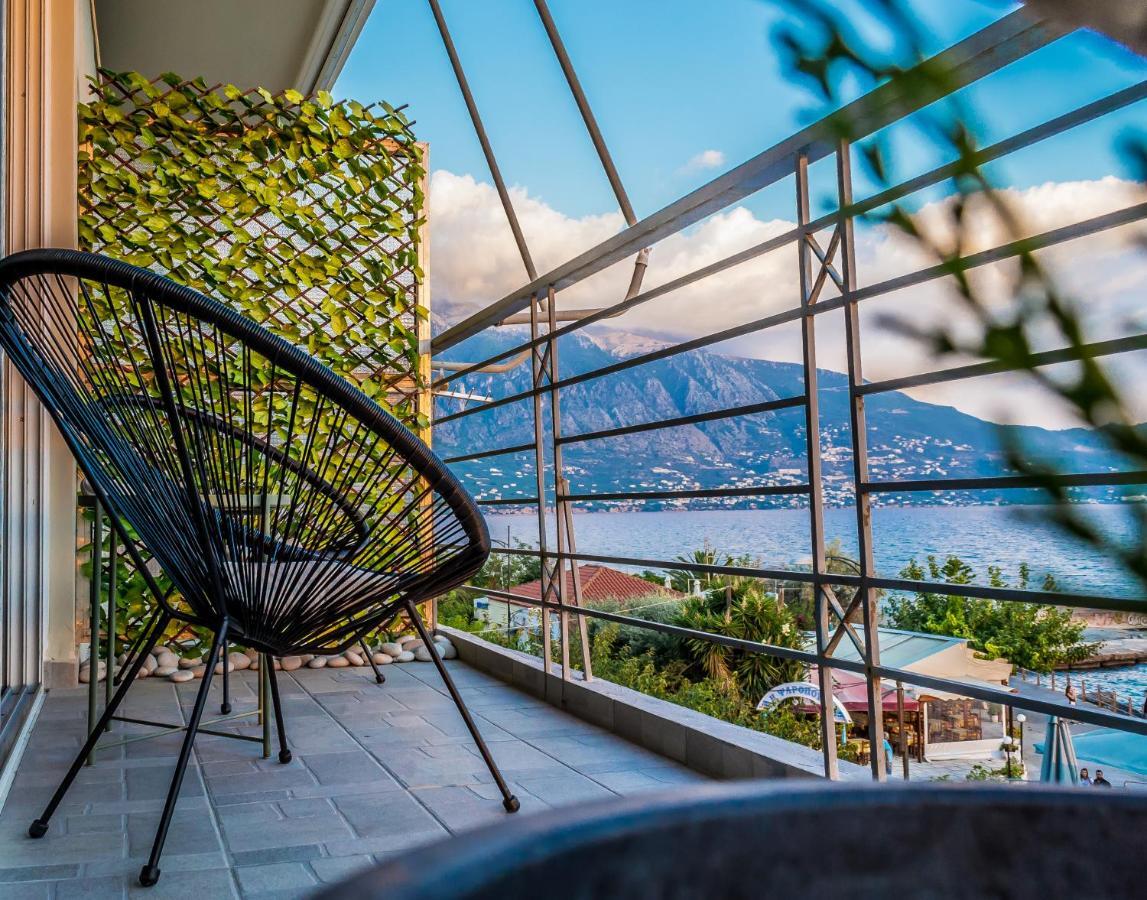 Seafront Kalamata Haven - Blue Luxury Suite Exterior photo